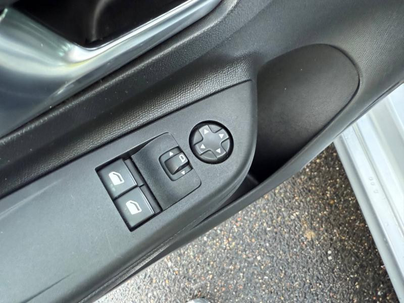 Opel Corsa 1.2 Turbo 100ch Elegance Business BVA  occasion  Corbeil-Essonnes - photo n20