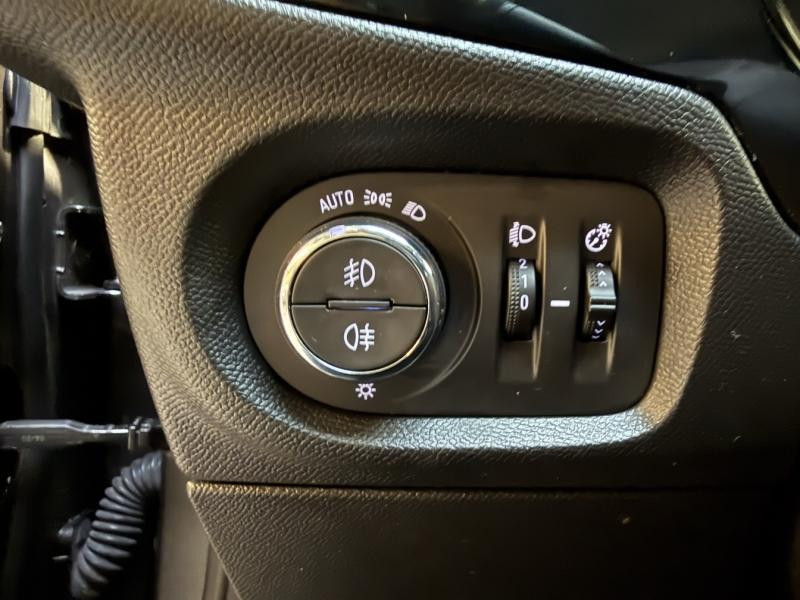 Opel Corsa 1.2 Turbo 100ch Elegance  occasion � Brie-Comte-Robert - photo n�13