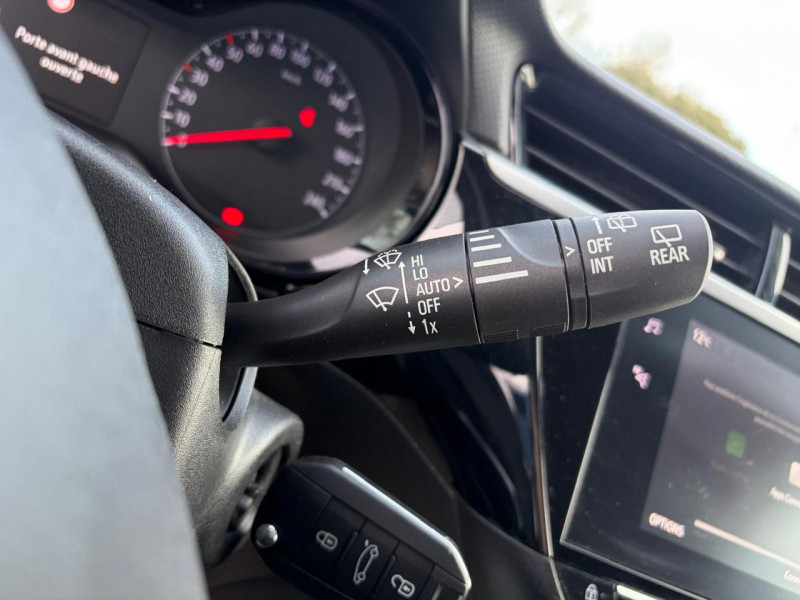 Opel Corsa 1.2i  75 BERLINE Elegance Business  occasion &agrave; Bessi�res - photo n&deg;15