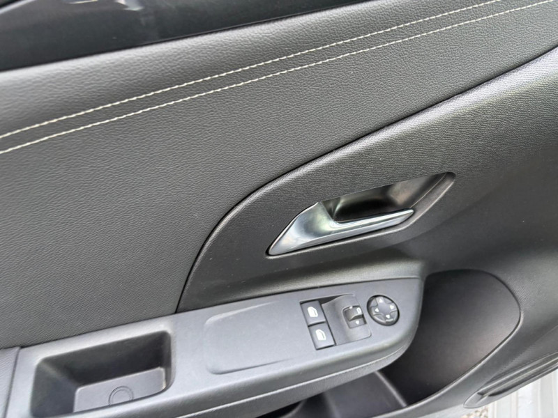 Opel Corsa 1.2i  75 BERLINE Elegance Business  occasion � Bessi�res - photo n�20
