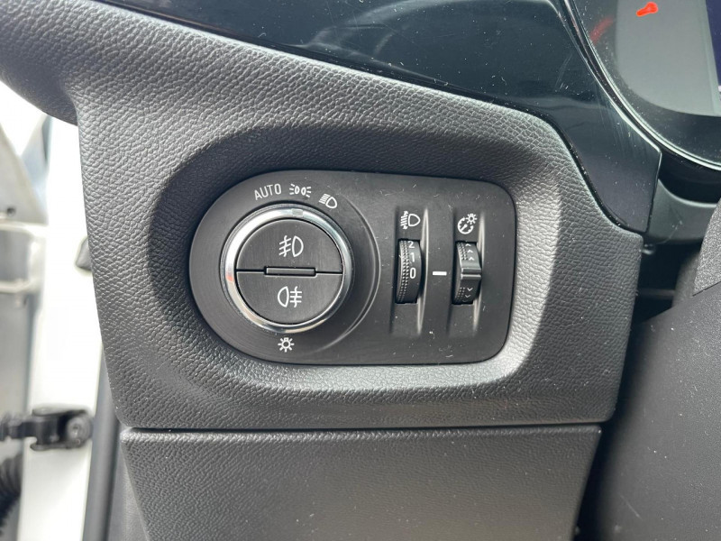 Opel Corsa 1.2i Turbo - 100 S&S - BVA  F BERLINE Edition Business  occasion � Bessi�res - photo n�10