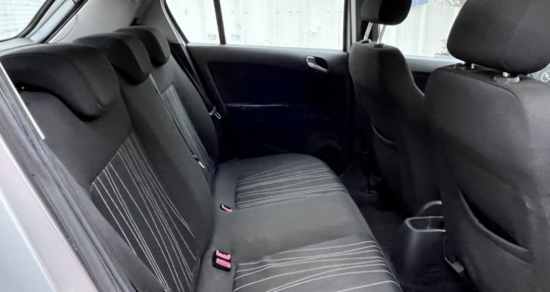 Opel Corsa 1.2i Twinport Enjoy  occasion � Le Muy - photo n�5