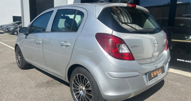 Opel Corsa 1.3L 75CH COSMO CHAINE DE DISTRIBUTION NEUVE   CLIMATISATION  occasion  Le Versoud - photo n6