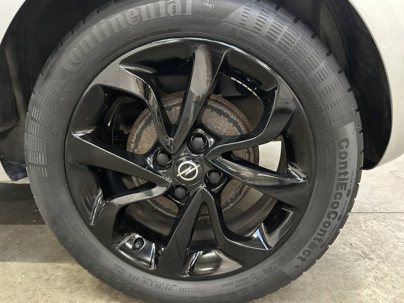 Opel Corsa 1.4 90 ch Black Edition  occasion � Royan - photo n�6