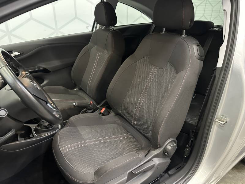 Opel Corsa 1.4 90 ch Black Edition  occasion � Royan - photo n�7