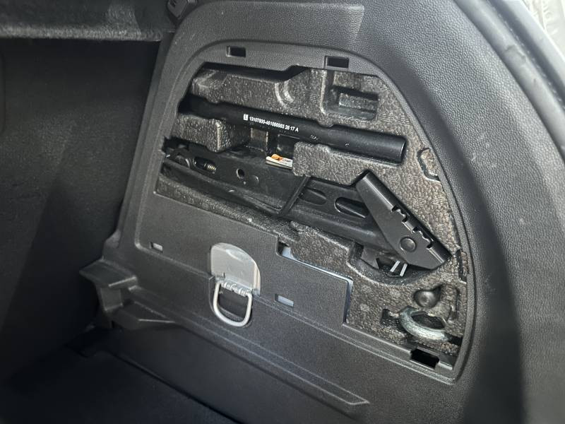 Opel Corsa 1.4 90 ch Black Edition  occasion � Royan - photo n�14