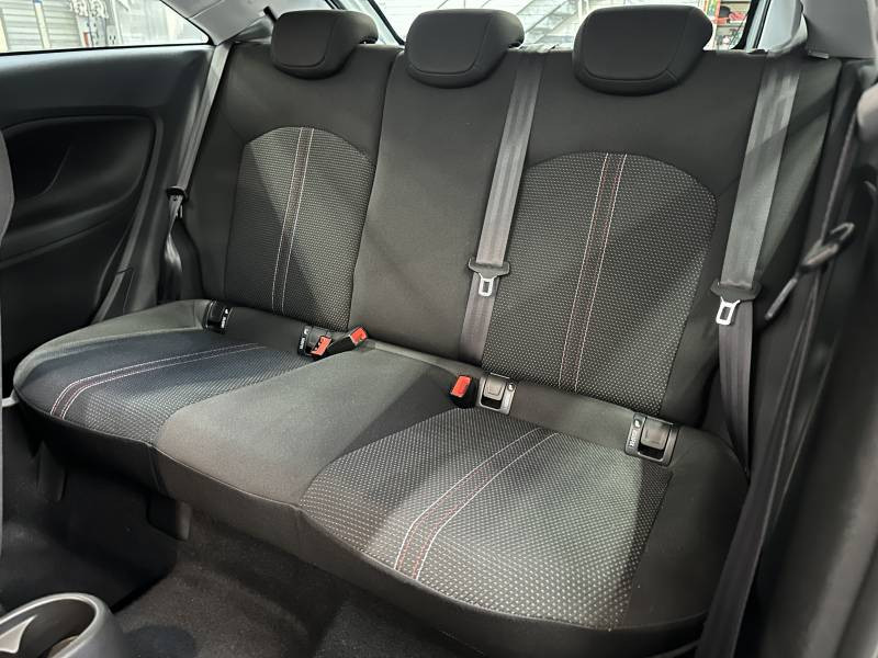 Opel Corsa 1.4 90 ch Black Edition  occasion � Royan - photo n�9