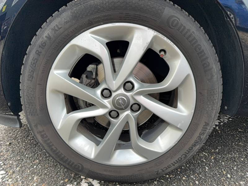 Opel Corsa 1.4 90 ch Design 120 ans  occasion � Libourne - photo n�19