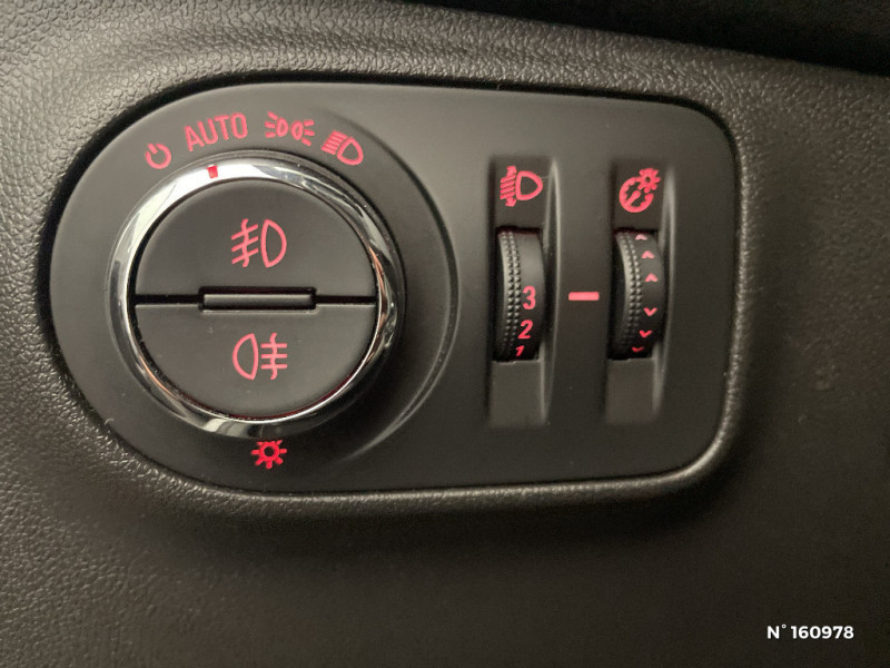 Opel Corsa 1.4 90 CH EXCITE  occasion � Mont�vrain - photo n�15