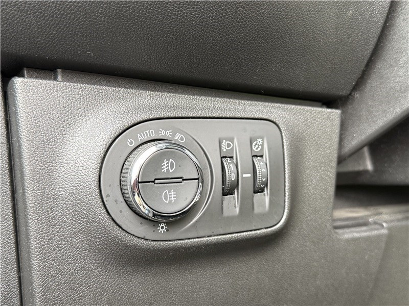 Opel Corsa 1.4 90 CH Excite  occasion � MERIGNAC - photo n�12