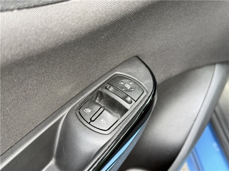 Opel Corsa 1.4 90 CH Excite  occasion � MERIGNAC - photo n�13