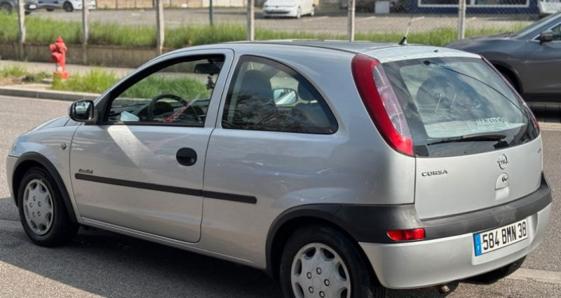 Opel Corsa 1.7 DTI Comfort 3P 1re Main  occasion à SAINT MARTIN D'HERES - photo n°2