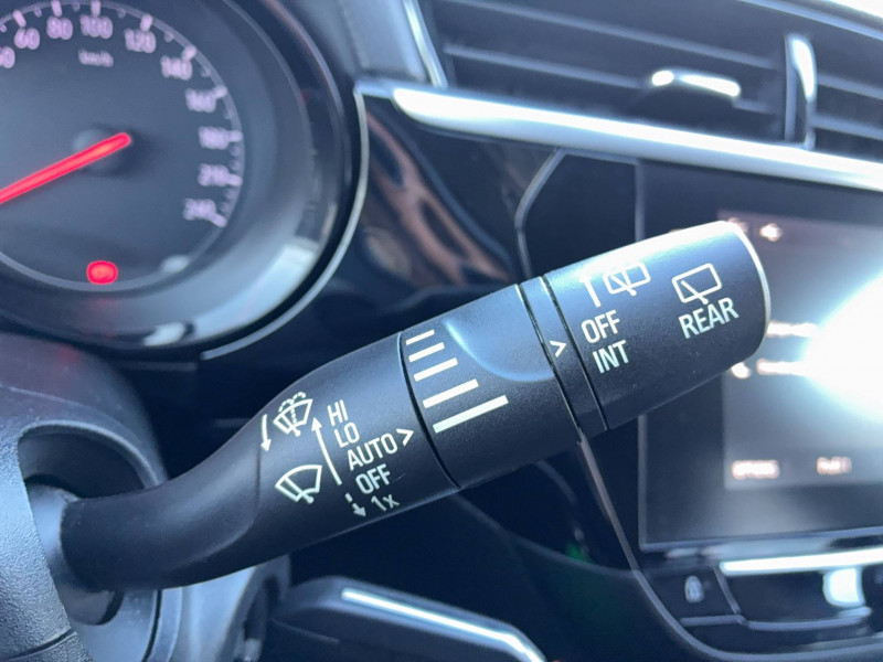 Opel Corsa Corsa 1.2 75 ch BVM5 Elegance Business 5p  occasion � Muret - photo n�16