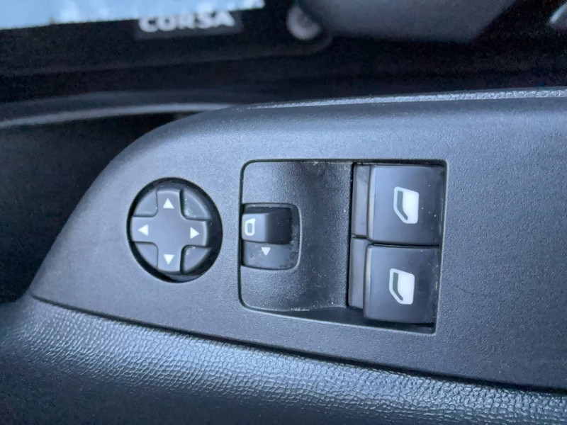 Opel Corsa Corsa 1.2 75 ch BVM5 Elegance Business 5p  occasion � Muret - photo n�12