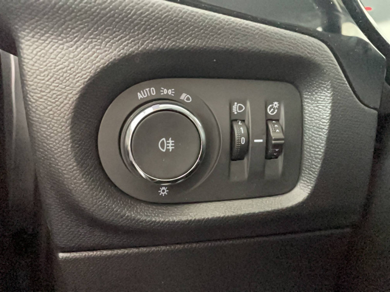 Opel Corsa Corsa 1.2 75 ch BVM5 Elegance Business 5p  occasion  Toulouse - photo n13