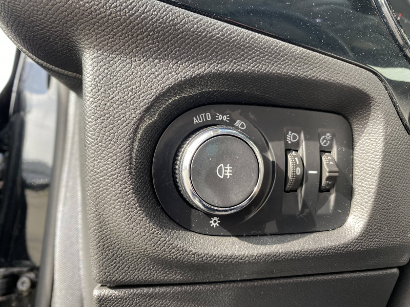 Opel Corsa Corsa 1.2 75 ch BVM5 Elegance Business 5p  occasion  Toulouse - photo n16