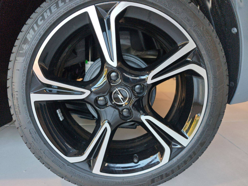 Opel Corsa Corsa 1.2 75 ch BVM5 GS 5p  occasion � Lescure-d'Albigeois - photo n�12