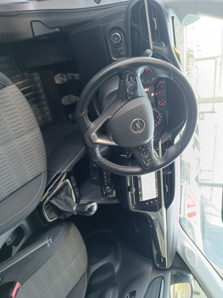 Opel Corsa Corsa 1.2 75 ch BVM5  occasion  ORVAULT - photo n8