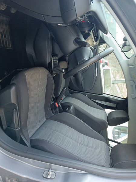 Opel Corsa Corsa 1.2 75 ch BVM5  occasion  ORVAULT - photo n7