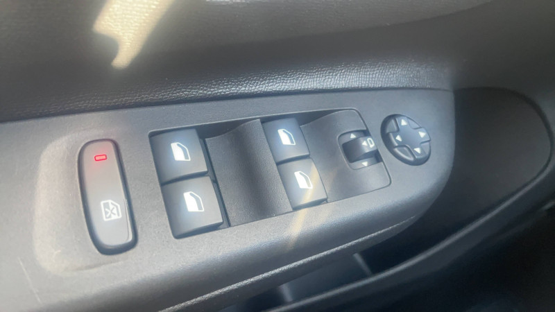 Opel Corsa Corsa 1.2 Turbo 100 ch BVM6 GS Line 5p  occasion  Brive-la-Gaillarde - photo n17