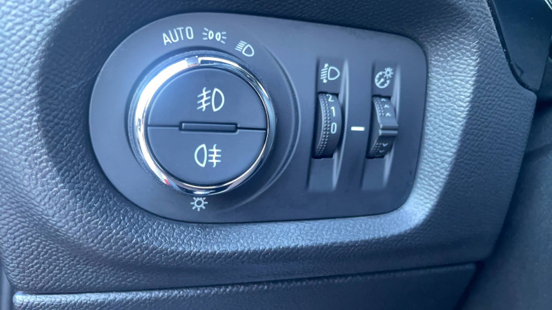 Opel Corsa Corsa 1.2 Turbo 100 ch BVM6 GS Line 5p  occasion � Brive-la-Gaillarde - photo n�17