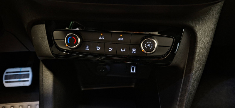 Opel Corsa Corsa 1.2 Turbo Hybrid 110 ch e-DCT6 GS 5p  occasion � Saint Pierre du Mont - photo n�17