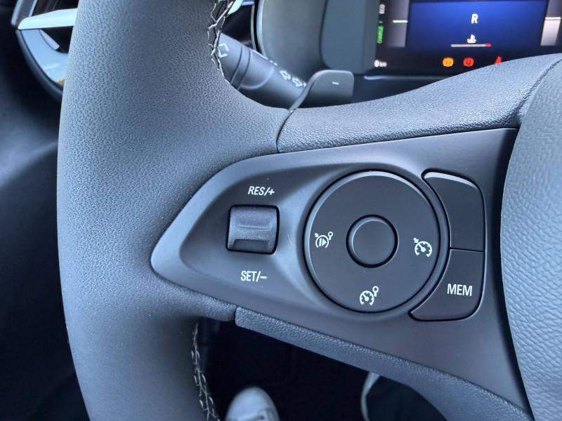 Opel Corsa Corsa 1.2 Turbo Hybrid 136 ch e-DCT6 GS 5p  occasion  Brive-la-Gaillarde - photo n12