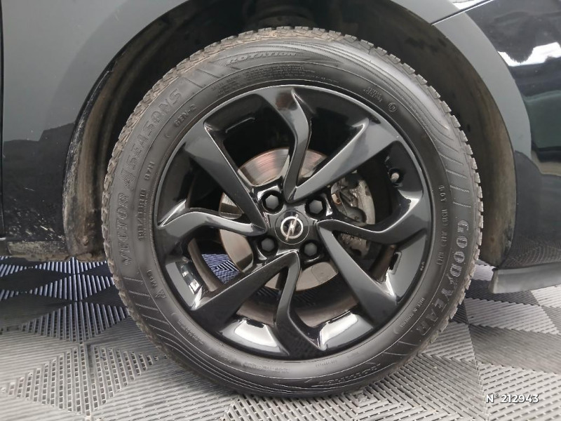 Opel Corsa Corsa 1.4 90 ch Black Edition  occasion � Saint-Quentin - photo n�8