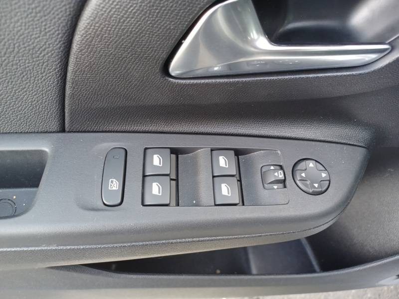Opel Corsa Electrique 136 ch & Batterie 50 kWh GS  occasion  Toulenne - photo n13