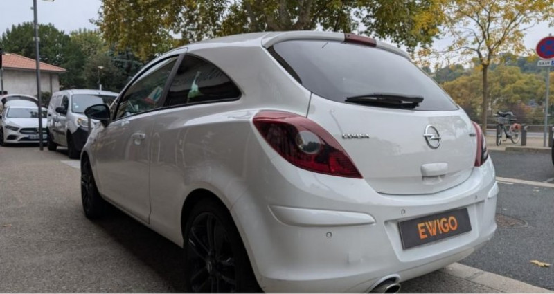 Opel Corsa IV 1.4 TWINPORT COLOR EDITION 3P 120CH TOIT OUVRANT ECRANT M  occasion  CALUIRE - photo n2