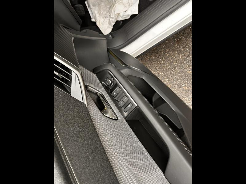 Opel Grandland 1.2 Turbo Hybrid 145ch GS e-DCT6  occasion � Vert-Saint-Denis - photo n�6