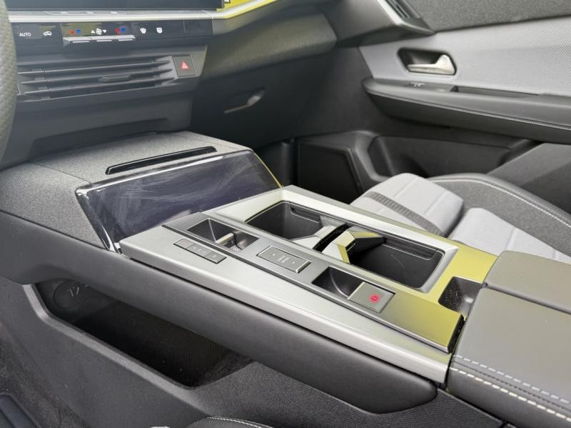 Opel Grandland 1.2 Turbo Hybrid 145ch GS e-DCT6  occasion � Vert-Saint-Denis - photo n�18