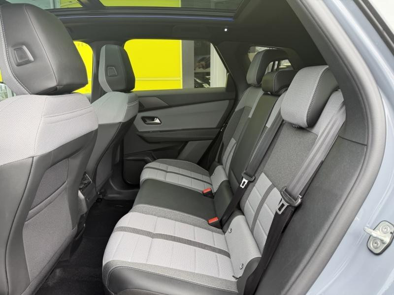 Opel Grandland 1.2 Turbo Hybrid 145ch GS e-DCT6  occasion � Vert-Saint-Denis - photo n�8