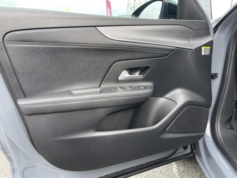 Opel Mokka 1.2 Turbo Hybrid 145ch GS e-DCT6 2025 - photo n°17 Opel Mokka 1.2 Turbo Hybrid 145ch GS e-DCT6  occasion à Corbeil-Essonnes - photo n°17