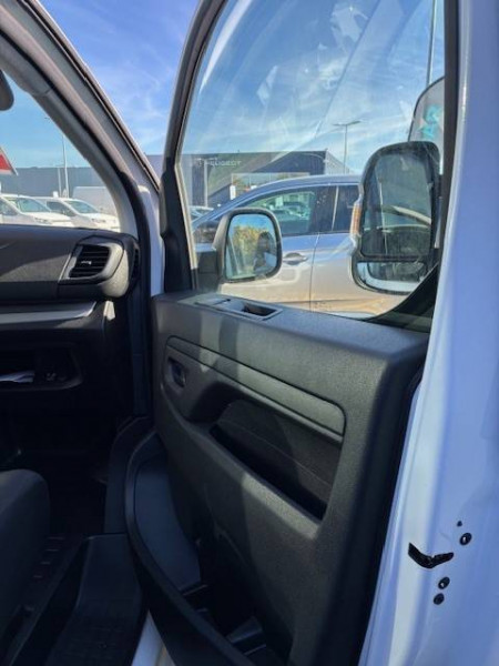 Opel Vivaro VIVARO CA FIXE TAILLE M 2.2 DIESEL 150 S&S EAT8  4p  occasion  Toulouse - photo n6