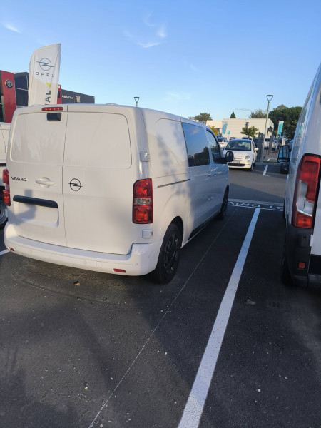 Opel Vivaro VIVARO CA FIXE TAILLE M BLUEHDI 145 S&S EAT8  4p  occasion  Toulouse - photo n8