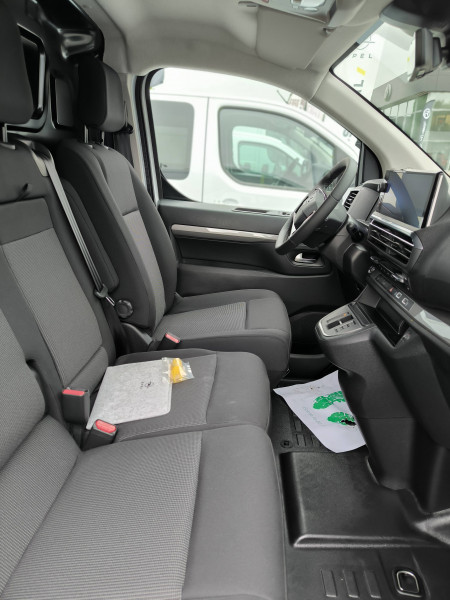 Opel Vivaro VIVARO FGN TAILLE M SPORTIVE 2.2 DIESEL 180 S&S EAT8  4p  occasion  Toulouse - photo n10
