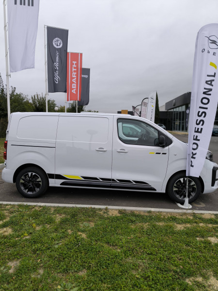 Opel Vivaro VIVARO FGN TAILLE M SPORTIVE 2.2 DIESEL 180 S&S EAT8  4p  occasion  Toulouse - photo n14