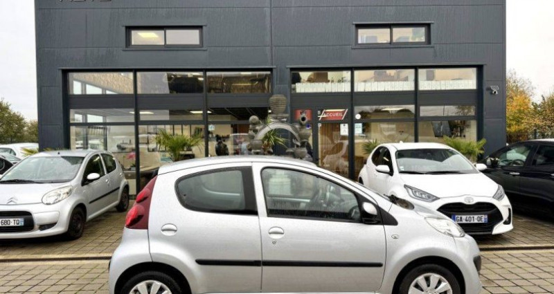 Peugeot 107 1.0 70ch Blue lion Navteq 5p 2013 - photo n°2 Peugeot 107 1.0 70ch Blue lion Navteq 5p  occasion à NOUVOITOU - photo n°2