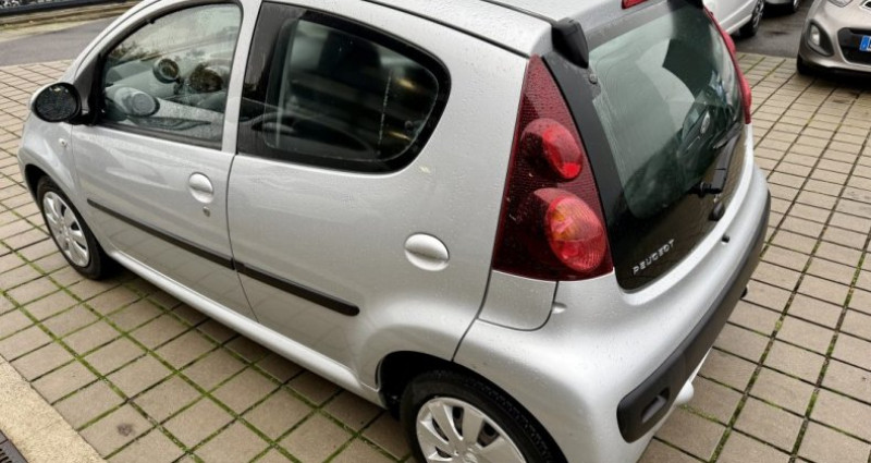 Peugeot 107 1.0 70ch Blue lion Navteq 5p 2013 - photo n°6 Peugeot 107 1.0 70ch Blue lion Navteq 5p  occasion à NOUVOITOU - photo n°6