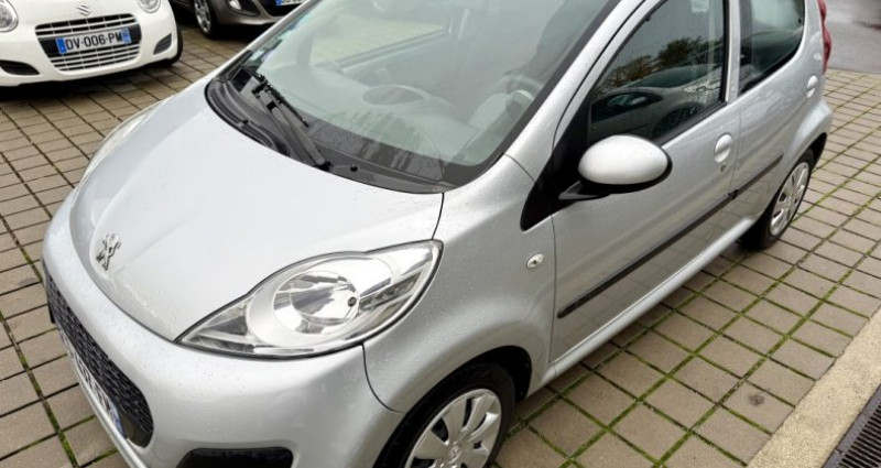 Peugeot 107 1.0 70ch Blue lion Navteq 5p 2013 - photo n°5 Peugeot 107 1.0 70ch Blue lion Navteq 5p  occasion à NOUVOITOU - photo n°5