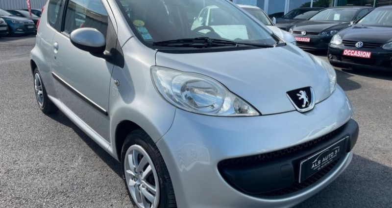 Peugeot 107 URBAN MOVE (72680 KMS- 2 places)