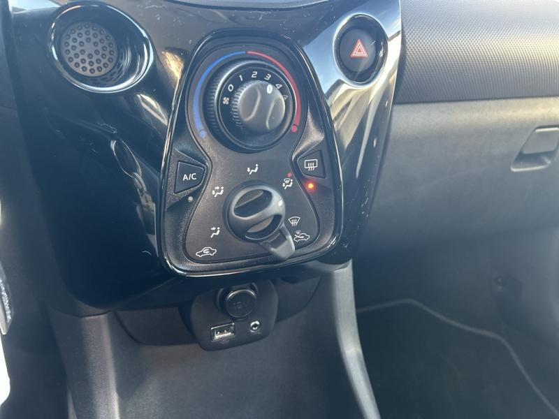 Peugeot 108 VTi 72 Style S&S 4cv 3p 2021 - photo n°16 Peugeot 108 VTi 72 Style S&S 4cv 3p  occasion à Dole - photo n°16