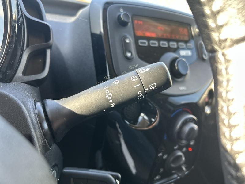 Peugeot 108 VTi 72 Style S&S 4cv 3p 2021 - photo n°19 Peugeot 108 VTi 72 Style S&S 4cv 3p  occasion à Dole - photo n°19