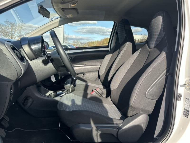 Peugeot 108 VTi 72 Style S&S 4cv 3p 2021 - photo n°10 Peugeot 108 VTi 72 Style S&S 4cv 3p  occasion à Dole - photo n°10