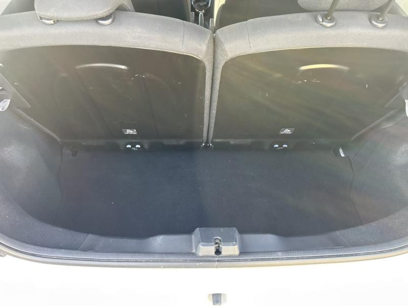 Peugeot 108 VTi 72 Style S&S 4cv 3p 2021 - photo n°13 Peugeot 108 VTi 72 Style S&S 4cv 3p  occasion à Dole - photo n°13