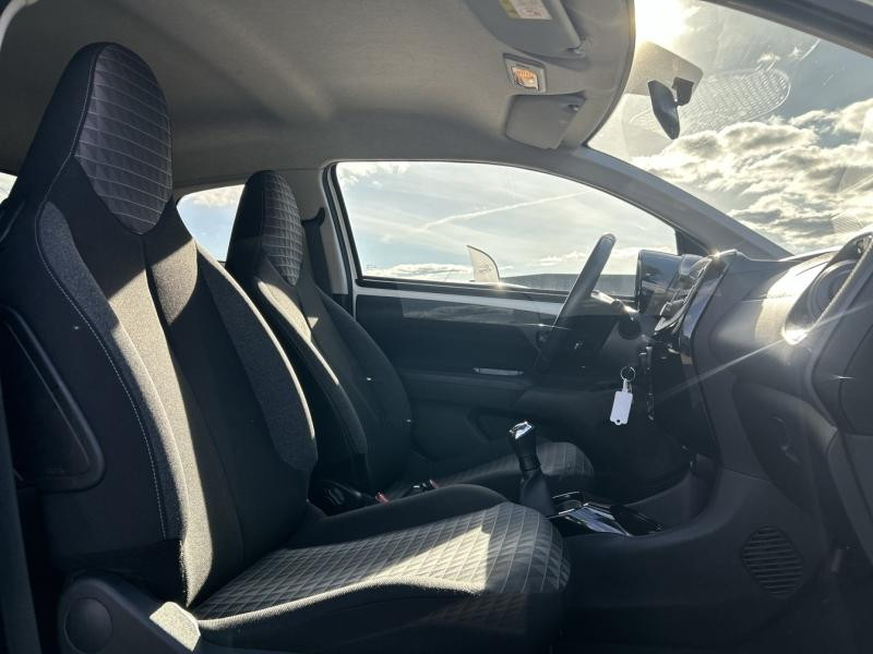 Peugeot 108 VTi 72 Style S&S 4cv 3p 2021 - photo n°11 Peugeot 108 VTi 72 Style S&S 4cv 3p  occasion à Dole - photo n°11