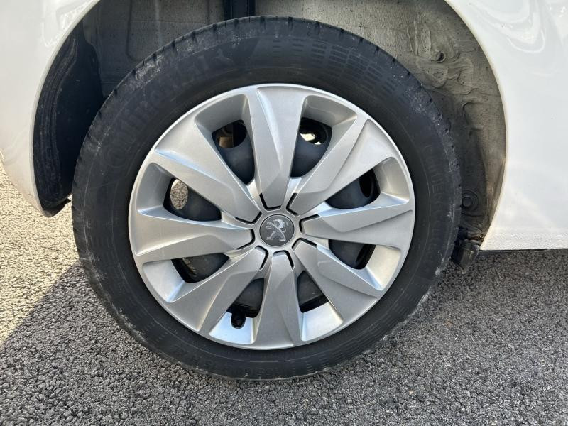 Peugeot 108 VTi 72 Style S&S 4cv 3p 2021 - photo n°9 Peugeot 108 VTi 72 Style S&S 4cv 3p  occasion à Dole - photo n°9