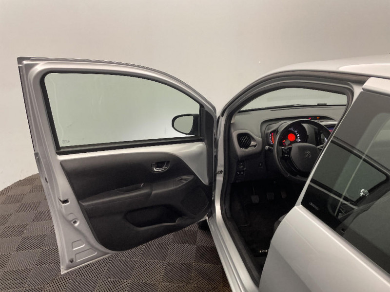 Peugeot 108 VTI 72CH S&S BVM5 ALLURE 2021 - photo n°19 Peugeot 108 VTI 72CH S&S BVM5 ALLURE  occasion à Montévrain - photo n°19