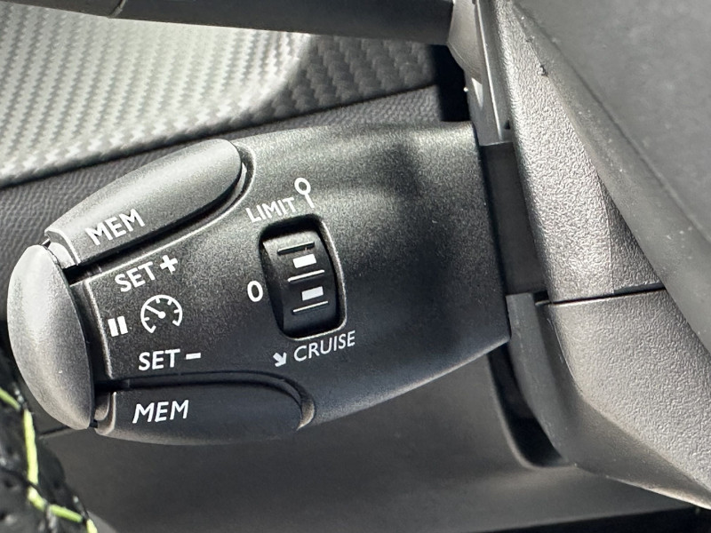 Peugeot 2008 1.2 HYBRID 145CH GT E-DCS6 2025 - photo n°15 Peugeot 2008 1.2 HYBRID 145CH GT E-DCS6  occasion à Labège - photo n°15